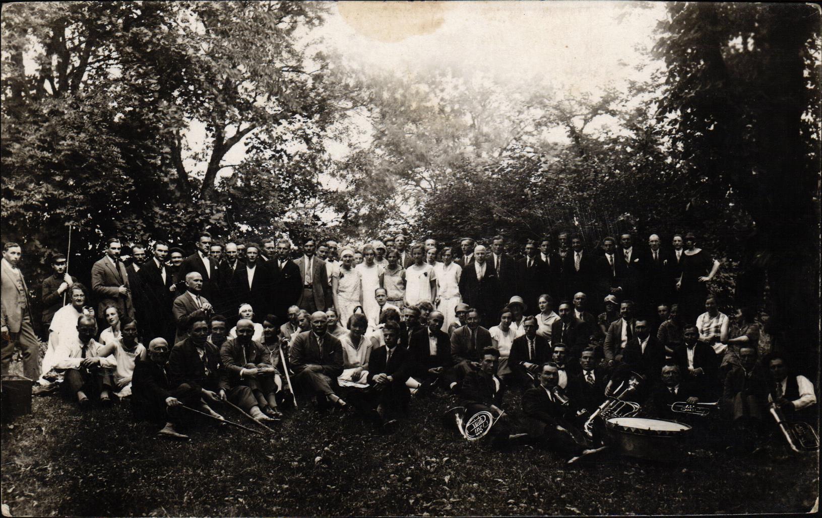 Latvijas Piensaimnieku Centrālās savienības darbinieki izbraukumā Siguldā. 1926. gads.