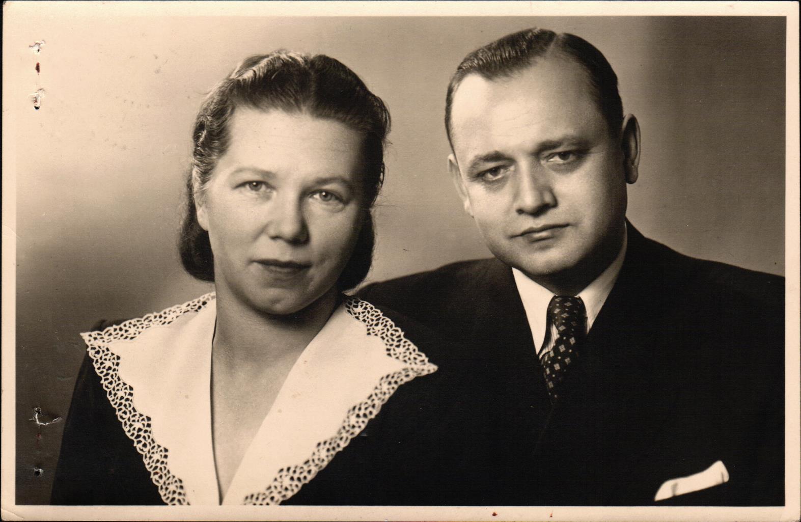 Pauls Bukāns un viņa dzīvesbiedre Aldona Bukāne. Lībekā, 1949. gada augustā.