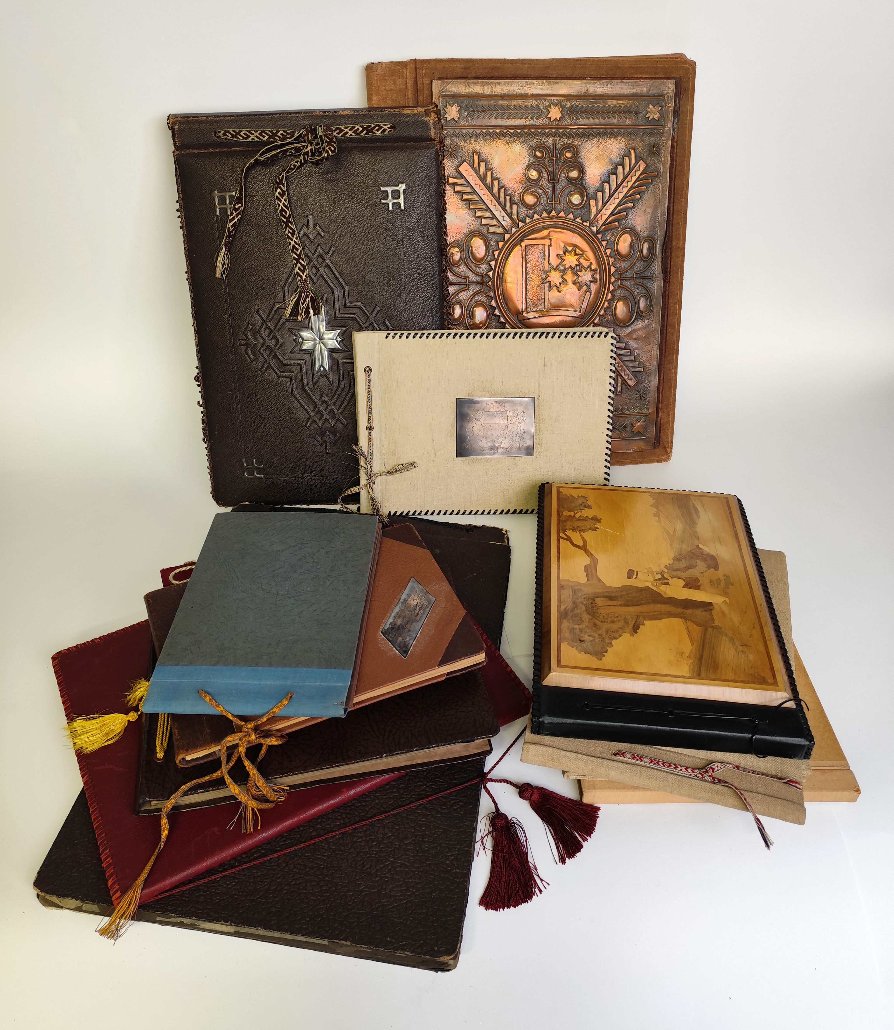 UNESCO programmas “Pasaules atmiņa” Latvijas nacionālajā reģistrā iekļauta Latvijas Nacionālā arhīva albumu kolekcija