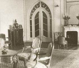 Sūtņa Kārļa Zariņa salons sūtniecības namā Tallinā, Tönismägi, 10. 1931. gada jūnijs. Avots: Latvijas Ārlietu ministrijas arhīvs.