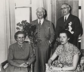 Kārlis Zariņš ar meitu Marie Annu Niagarā Kanādā ar Latvijas ģenerālkonsulu Toronto R. N. Brisonu (Bryson) un viņa kundzi, 1952. gads. Avots: LNA_LVA, F2263_1_250, 7.lp.