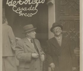 Kārlis Zariņš ar Latvijas diplomātisko pārstāvi Madridē Robertu Kampusu, Spānija, 1951. gads. Avots: LNA_LVA, F2263_1_250, 8.lp.