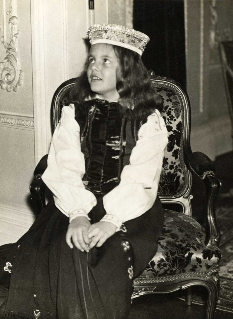Marie Anna Zariņa 18.novembra pasākumā Londonā, 1935. gads. Foto: Sport&General press agency London. Avots: LNA_LVA_F2263_1_196,