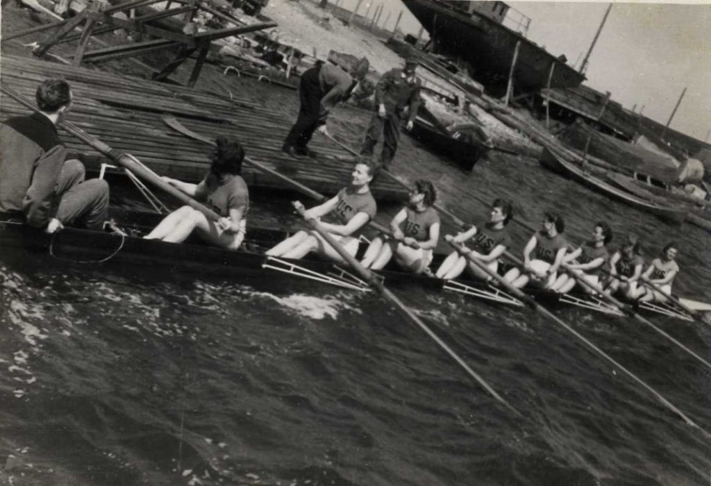 Universitātes Sports airēšanas komanda sezonas atklāšanā, 1944. gada 14. maijs. Avots: LNA_LVA_F2423_1-v_8, 6. lp.
