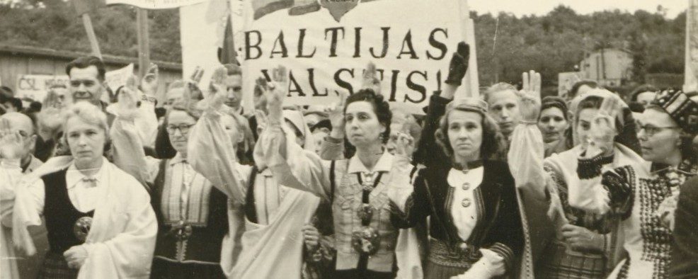 Bēgļu demonstrācijas pret boļševikiem Zufenhausenā, 1949. gads. Avots: LNA_LVA_2263_1_177, 127. lp.