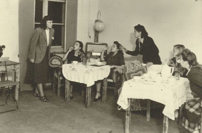 Top izrāde "Čaukstenes", YMCAs dramatiskā kopa. Avots: LNA_LVA_F2263_1_183, 32. lp.